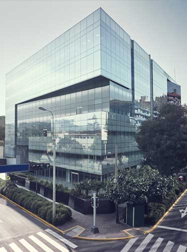 Cromo 332: Oficinas prime en San Isidro.